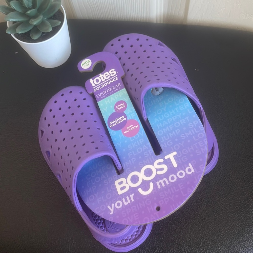 Totes Sol Bounce shoe